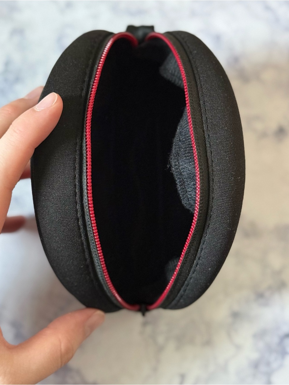 Beats Solo2 Wireless Headphones Black Bluetooth Tested w/ Case & New Ear Pads - Picture 14 of 17